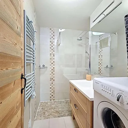 Proche Telecabine Et Commerces Avec Parking A - Fr-1-693-124 Apartman *