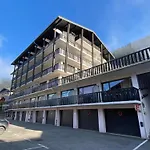 Appartamento Proche Télécabine Et Commerces Avec Parking à - Fr-1-693-124 *
