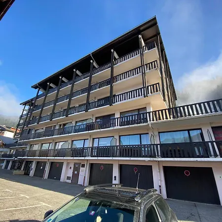Proche Telecabine Et Commerces Avec Parking A - Fr-1-693-124 Apartment Châtel